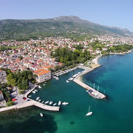 Apartment By The Sea Kastel Luksic, - 21921 *